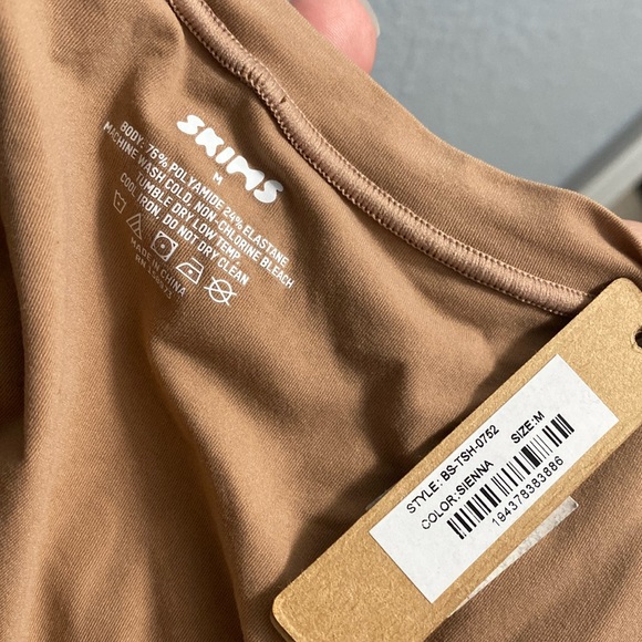 NWT SKIMS Tshirt bodysuit in Sienna - Picture 7 of 7